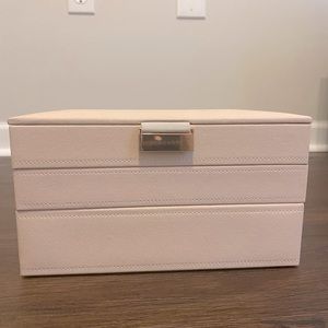 🎁🎄Blush Pink Jewelry Organizer